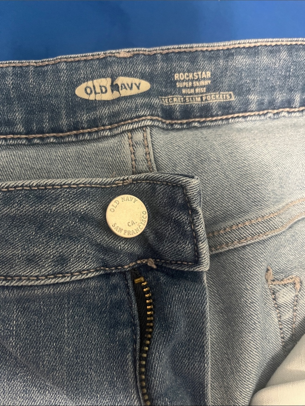 Old Navy Skinny High-Rise Jeans in Light Blue Wash